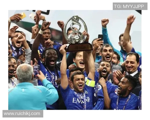 足球明星感染新冠病毒引发全球关注球迷担忧赛事未来发展