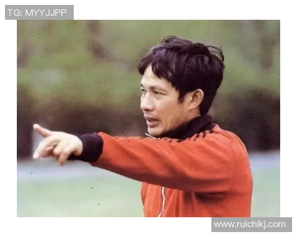 父亲是教练的足球明星如何在赛场上实现梦想与传承的完美结合